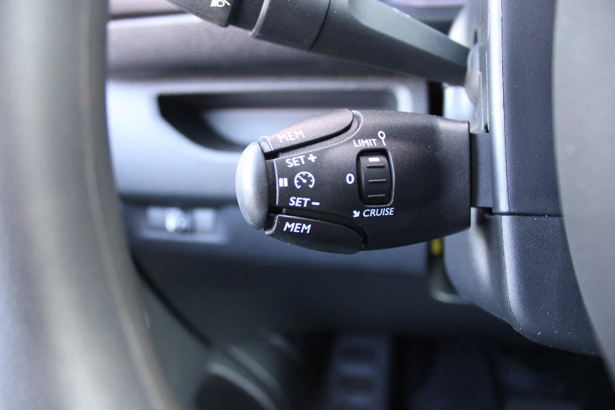 Hoofdafbeelding Peugeot e-Expert