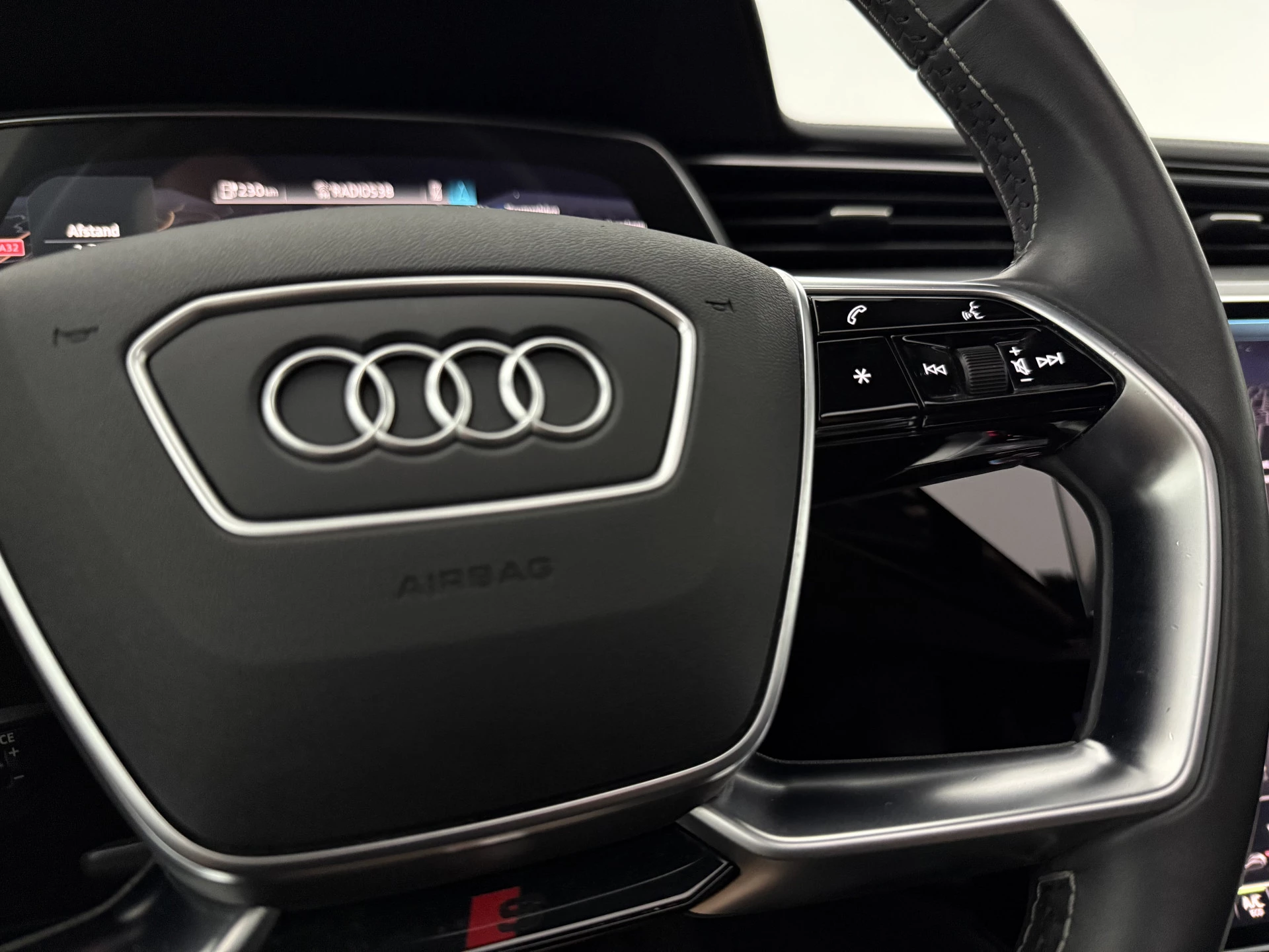 Hoofdafbeelding Audi e-tron