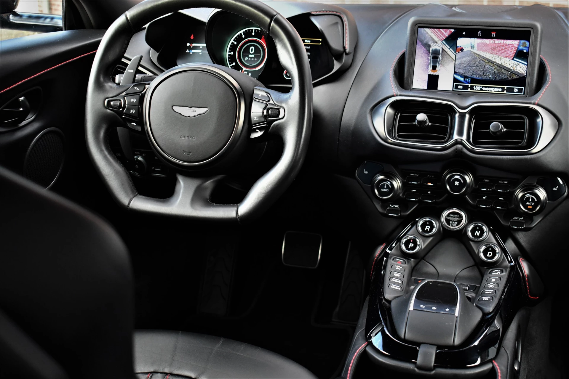 Hoofdafbeelding Aston Martin V8 Vantage