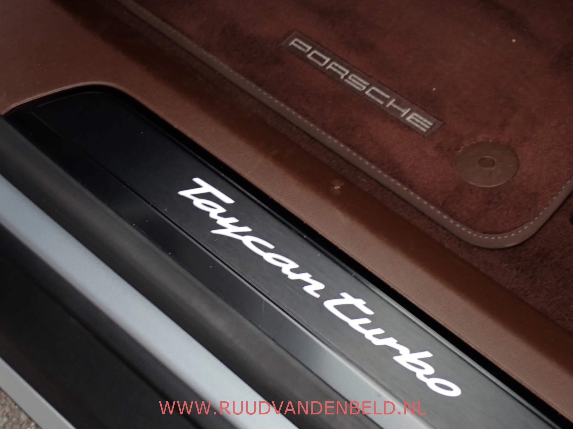 Hoofdafbeelding Porsche Taycan