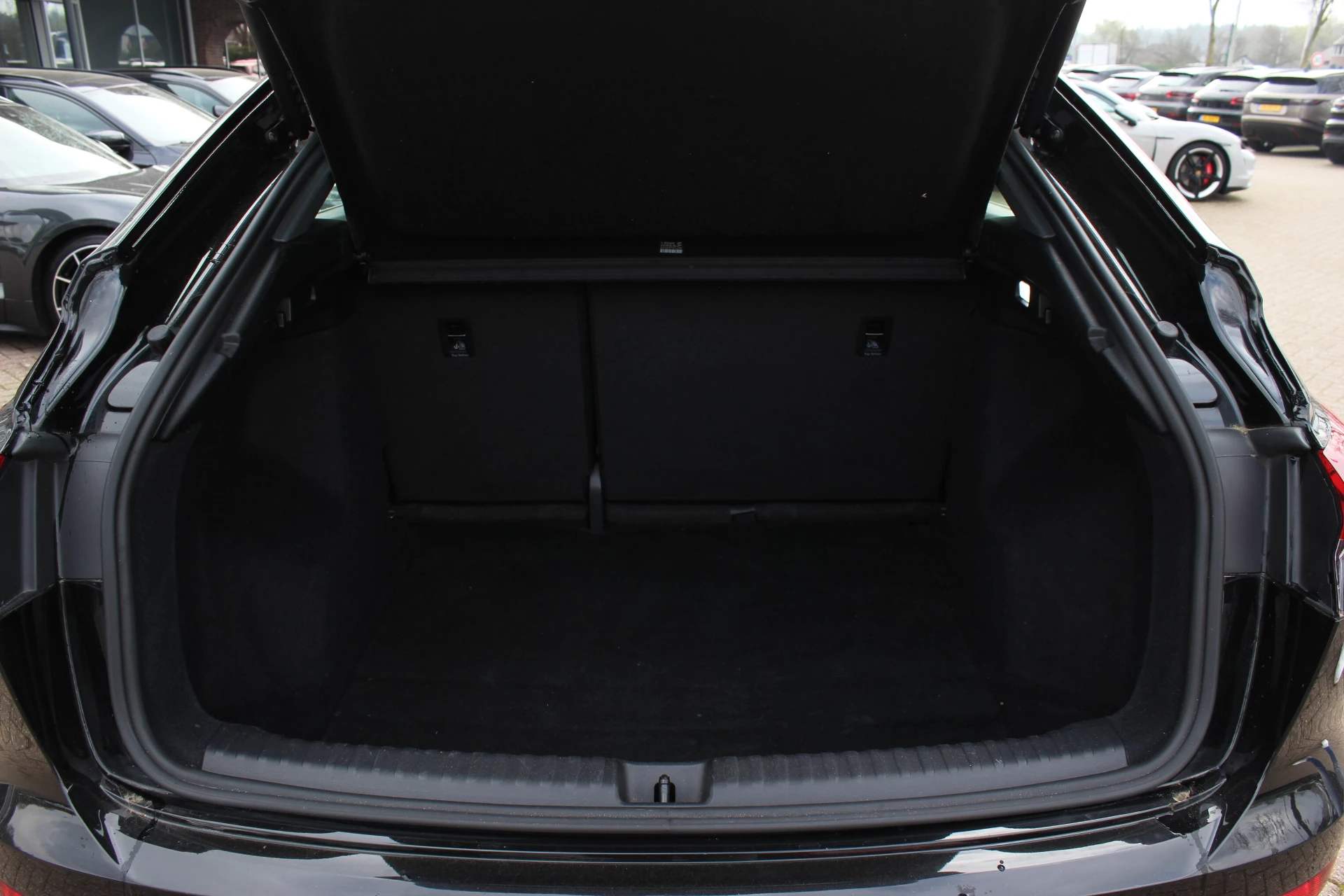 Hoofdafbeelding Audi Q4 Sportback e-tron