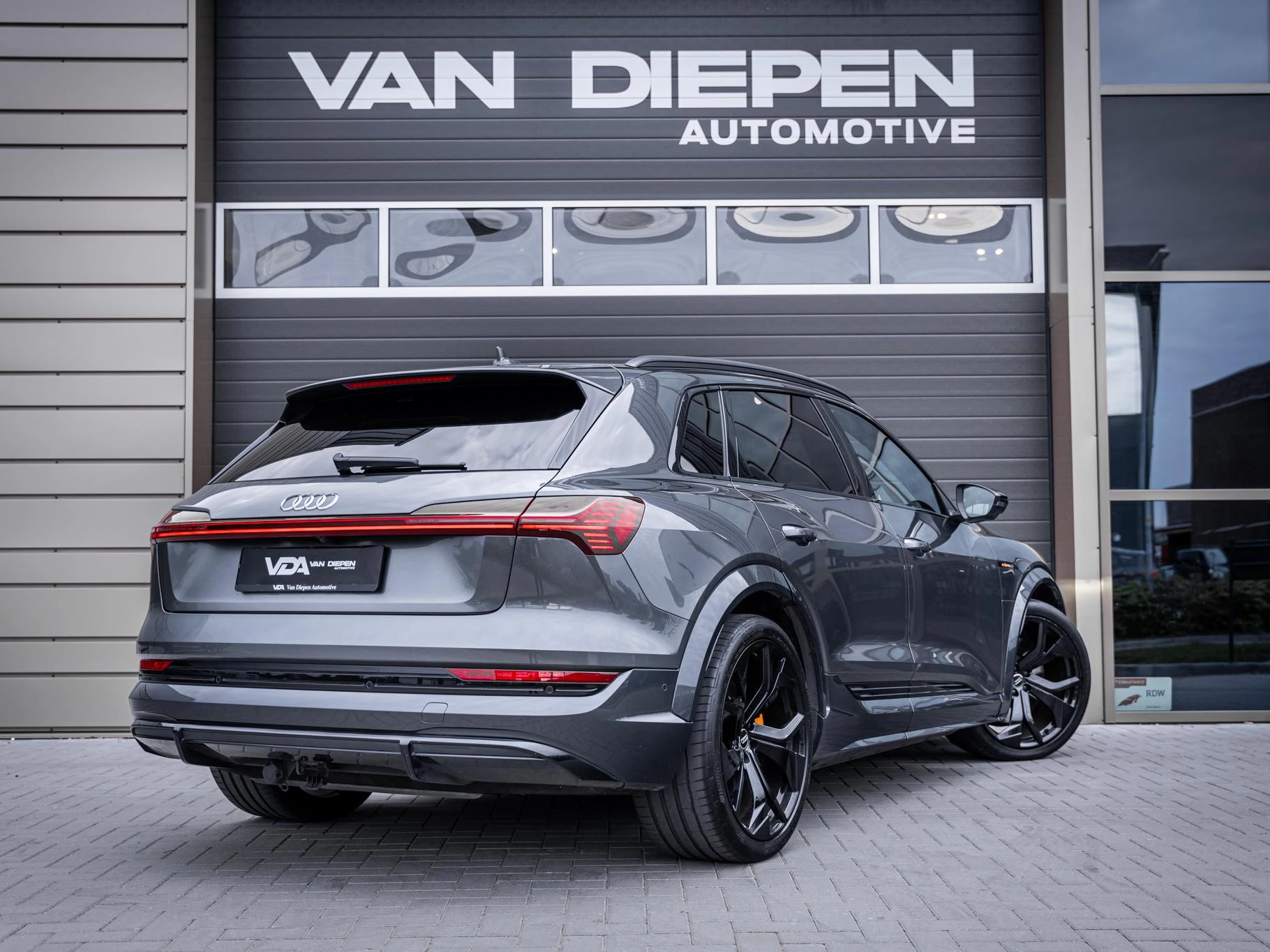 Hoofdafbeelding Audi e-tron