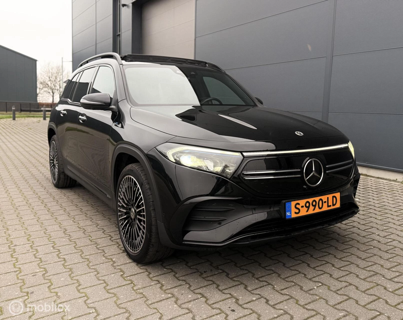 Hoofdafbeelding Mercedes-Benz EQB