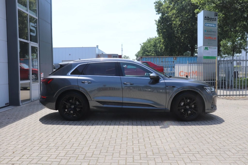 Hoofdafbeelding Audi e-tron
