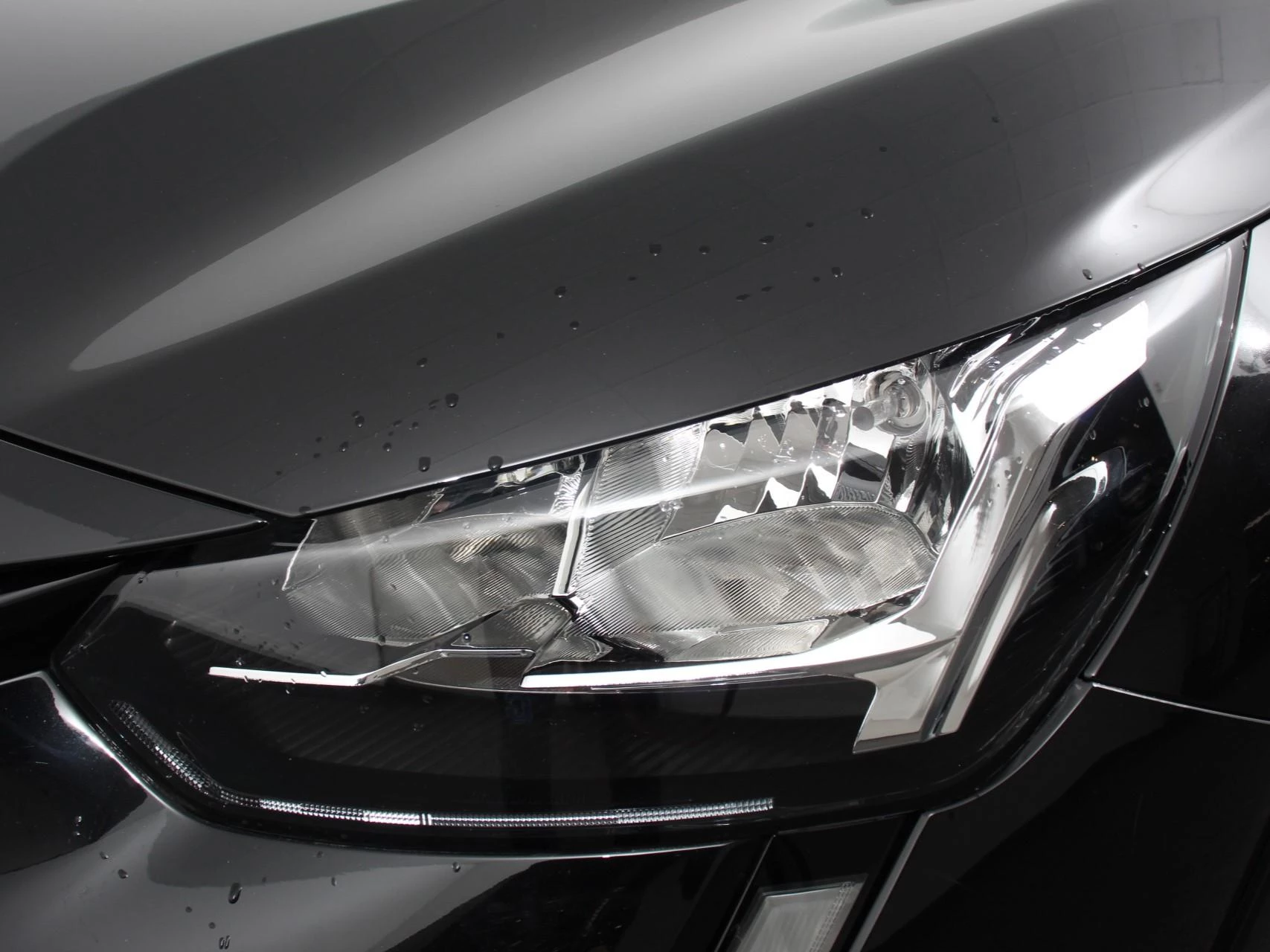 Hoofdafbeelding Peugeot e-208