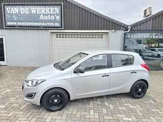 Hoofdafbeelding Hyundai i20 Hyundai i20 1.2i 5drs Fifa World Cup EDITION Airco|Nw Apk|€4950,-