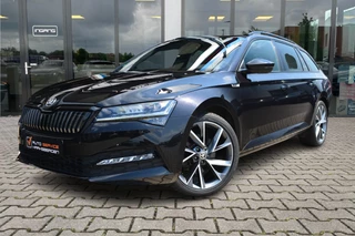 Hoofdafbeelding Škoda Superb Škoda Superb Combi 1.4 TSI iV Sportline | Camera | Trekhaak | 19 Inch |