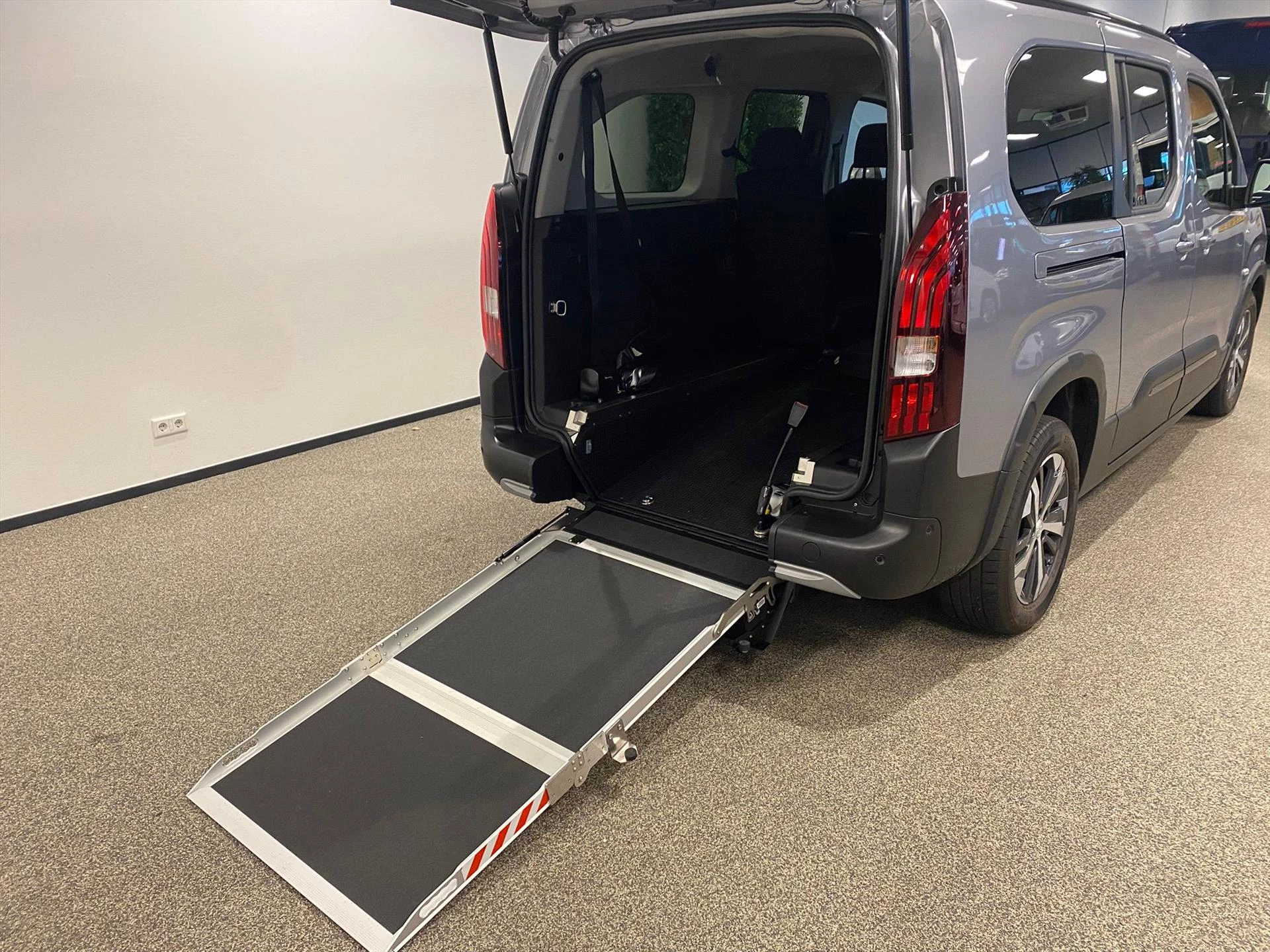 Hoofdafbeelding Peugeot e-Rifter