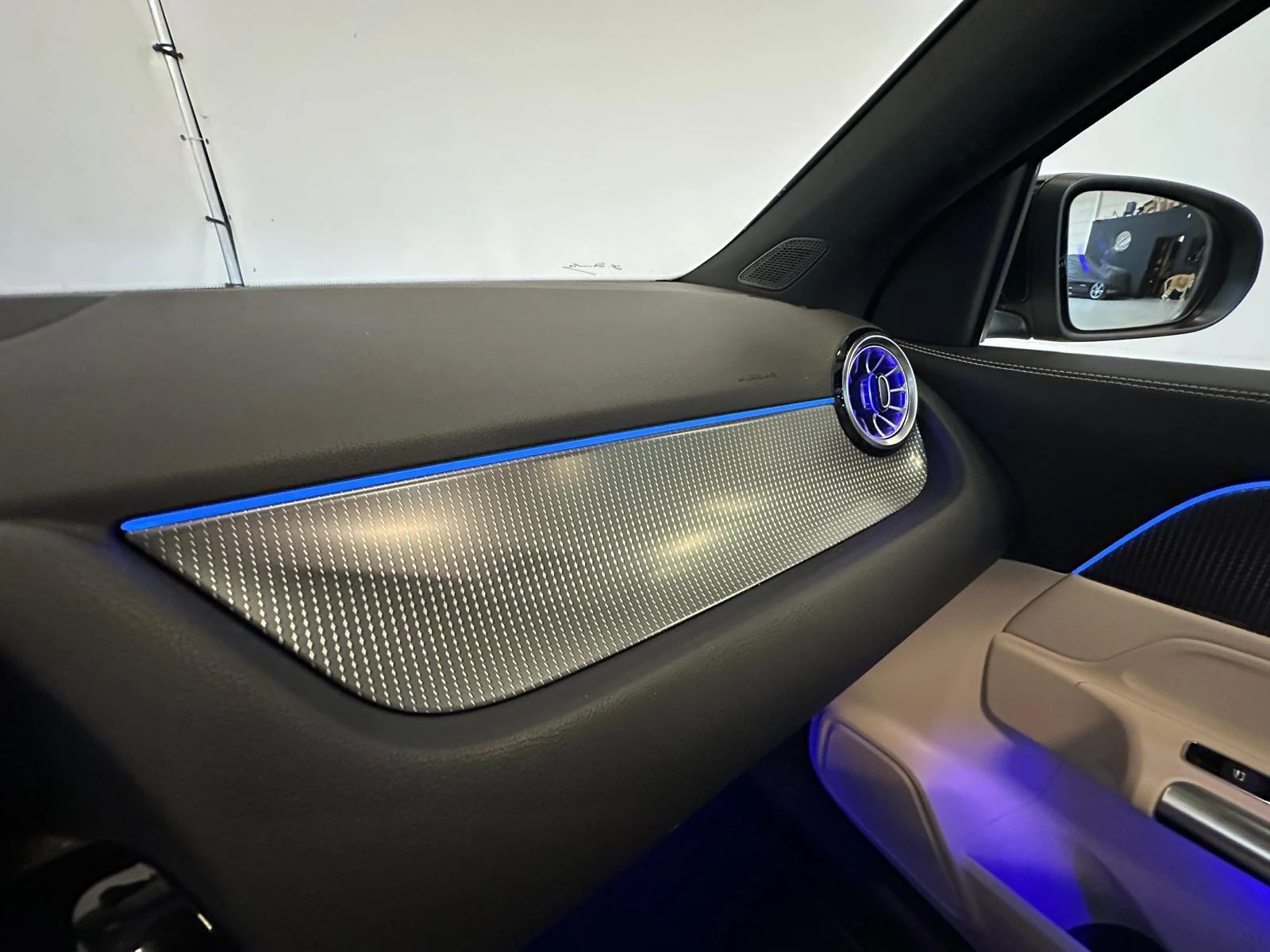 Hoofdafbeelding Mercedes-Benz EQA