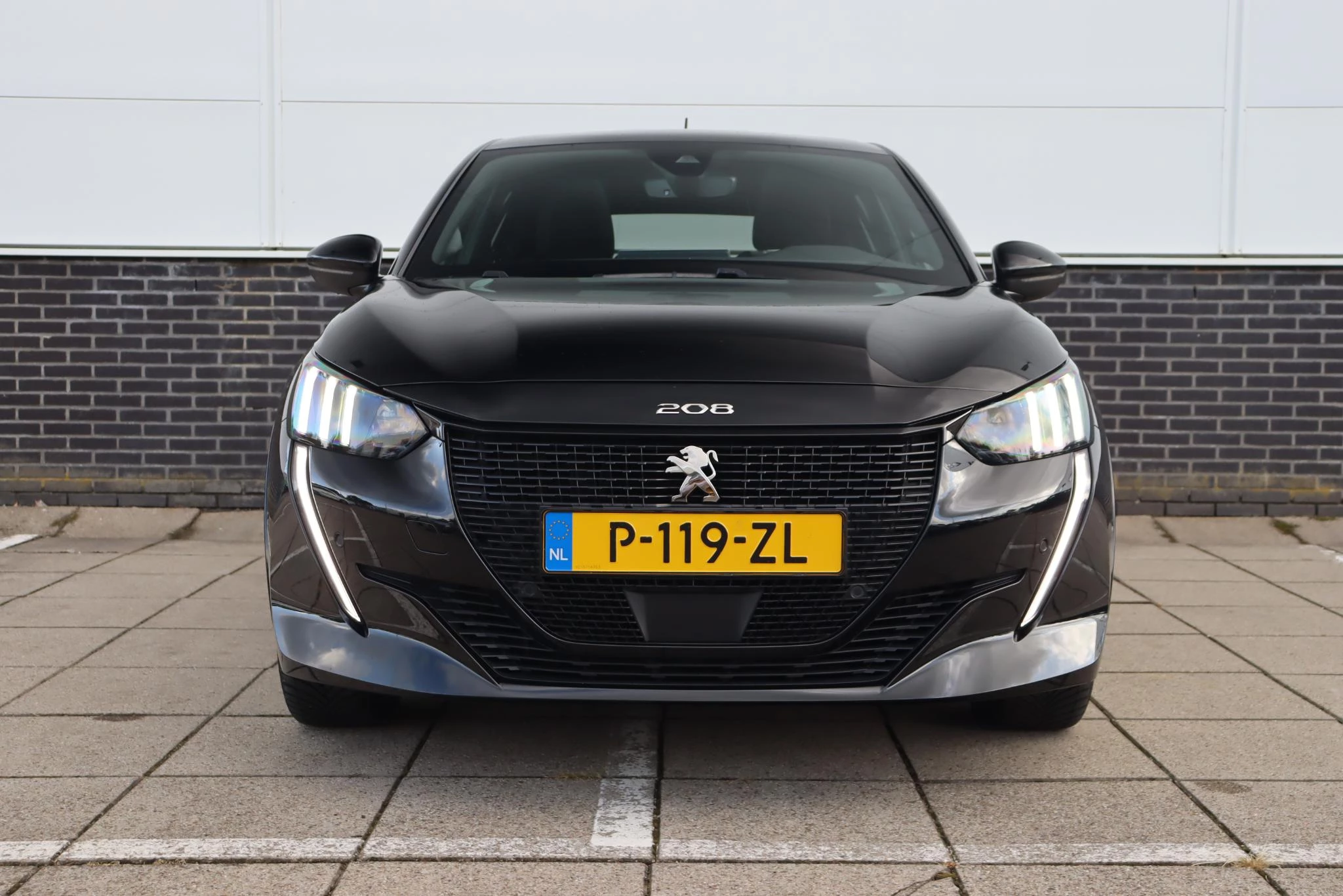 Hoofdafbeelding Peugeot e-208