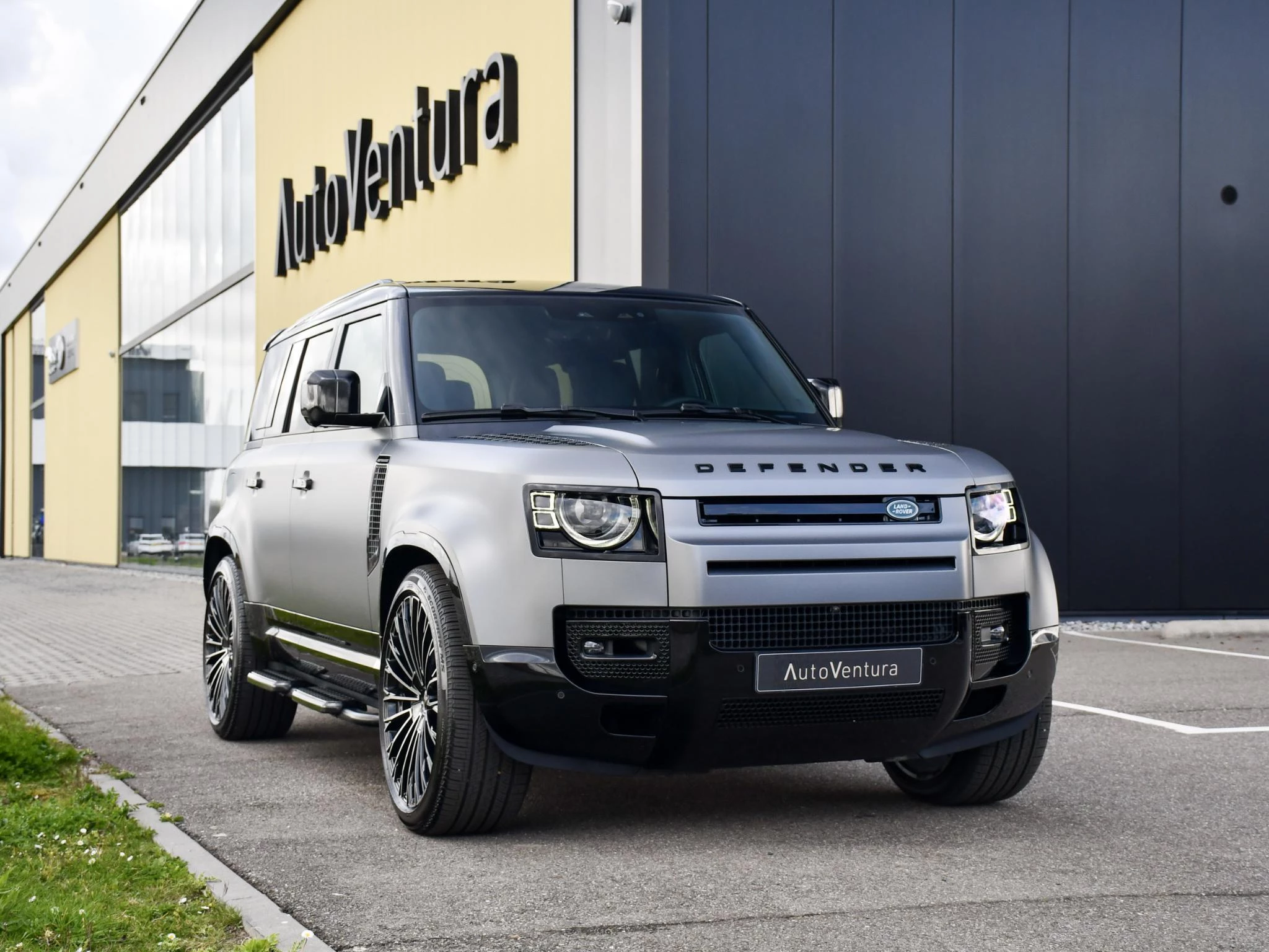 Hoofdafbeelding Land Rover Defender