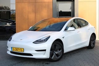 Tesla Model 3 Standard RWD Plus 60 kWh | Trekhaak | Pano | Nette auto