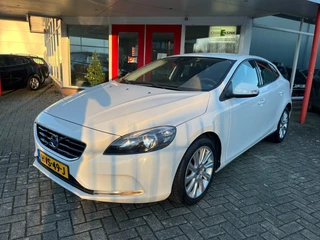 Hoofdafbeelding Volvo V40 Volvo V40 1.6 T2 120PK Lichtmetalen velgen onderhoudshistory