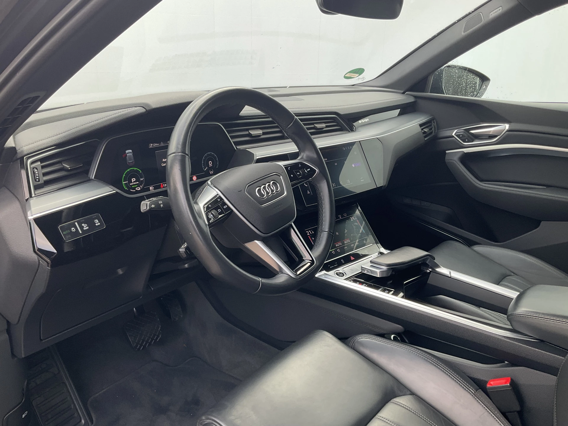 Hoofdafbeelding Audi e-tron