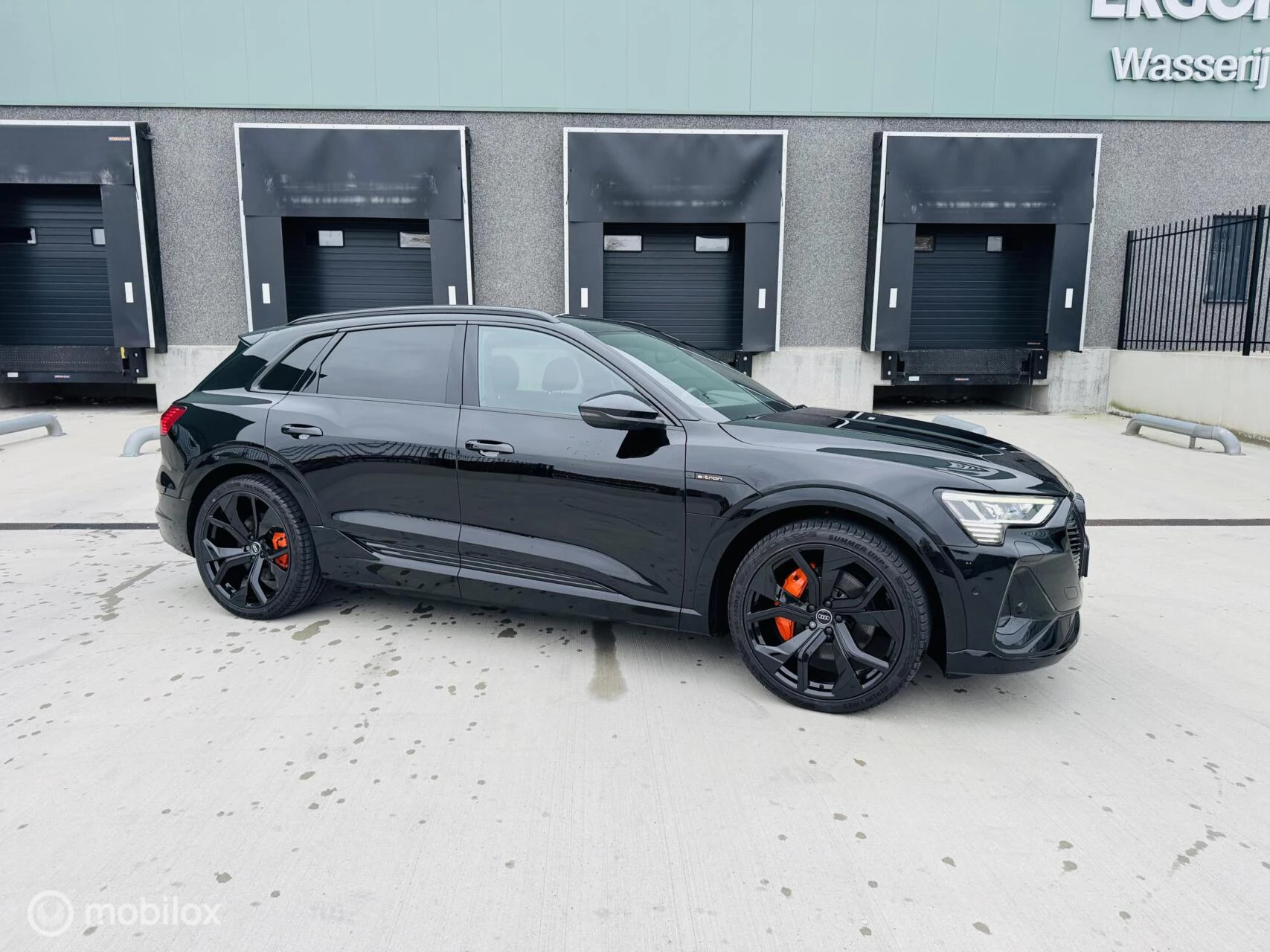 Hoofdafbeelding Audi e-tron