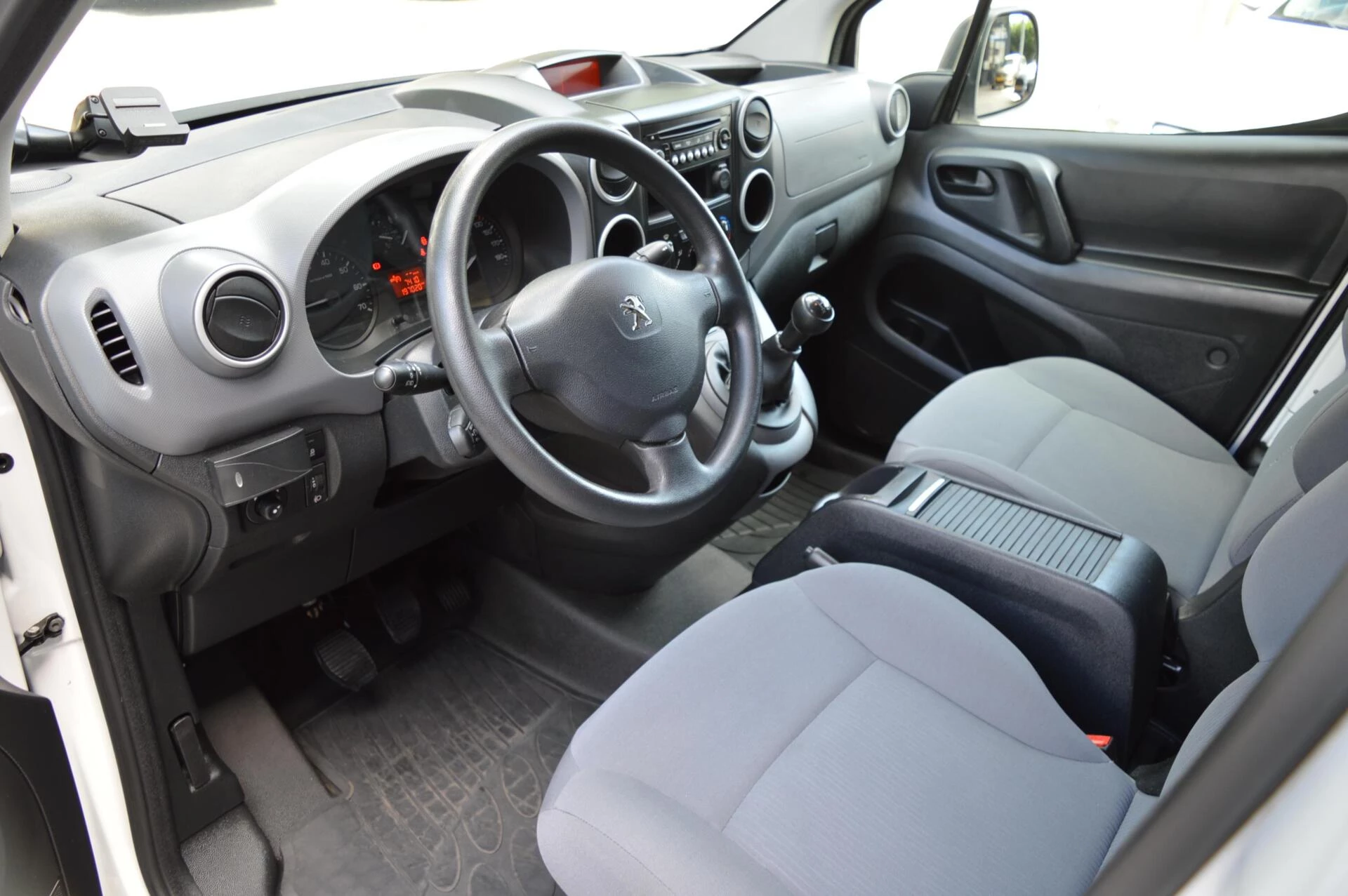 Hoofdafbeelding Peugeot Partner