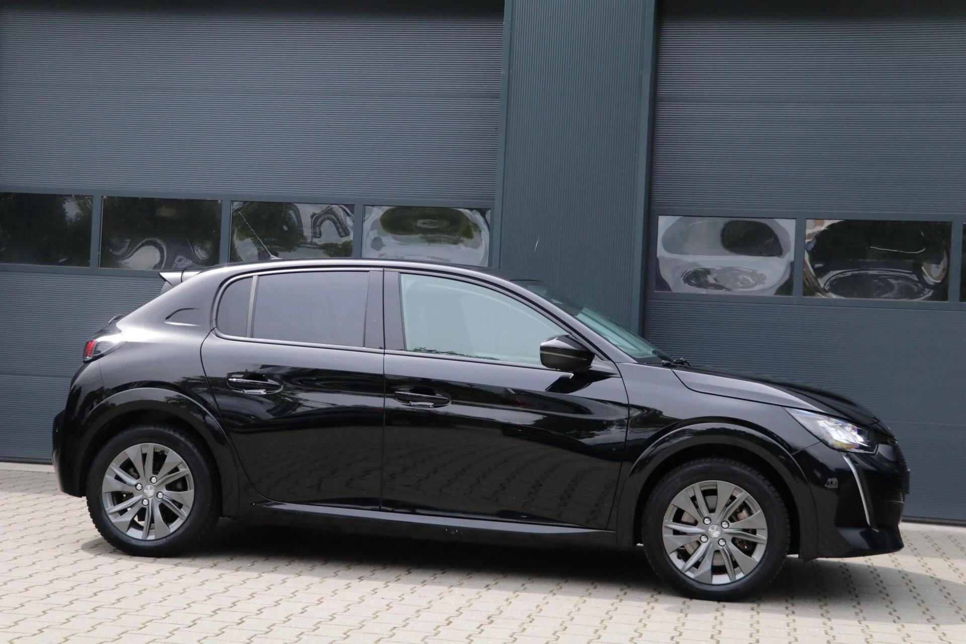 Hoofdafbeelding Peugeot e-208