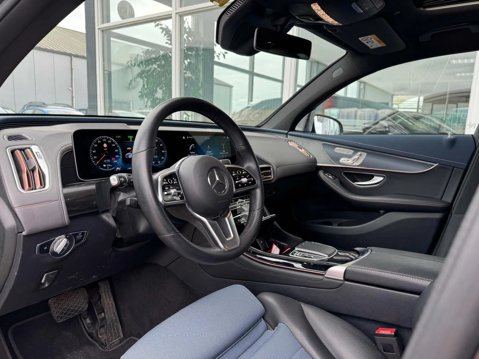 Hoofdafbeelding Mercedes-Benz EQC