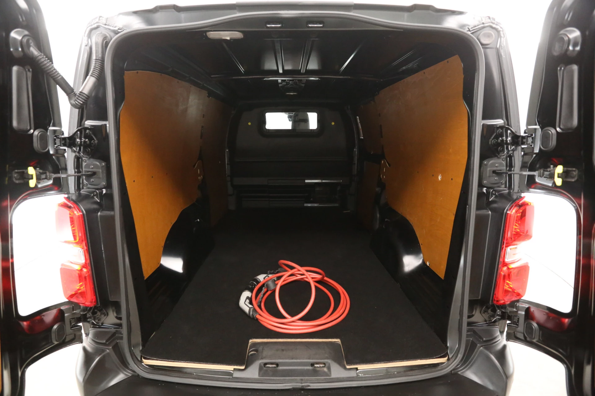 Hoofdafbeelding Peugeot e-Expert
