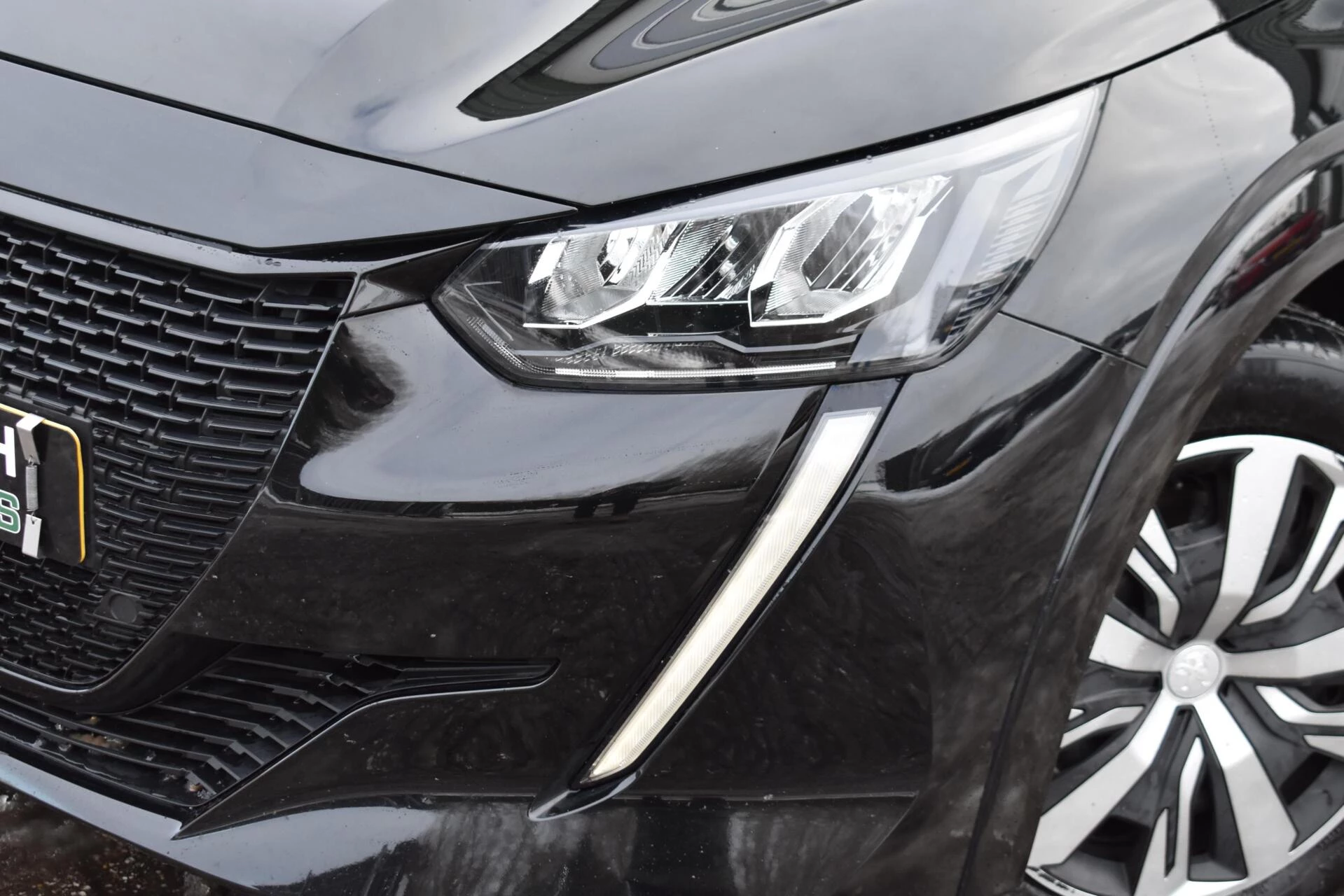 Hoofdafbeelding Peugeot e-208