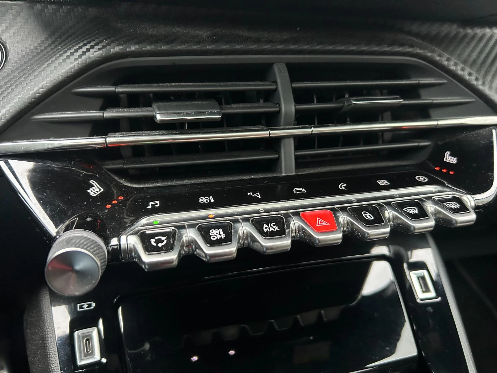 Hoofdafbeelding Peugeot e-208