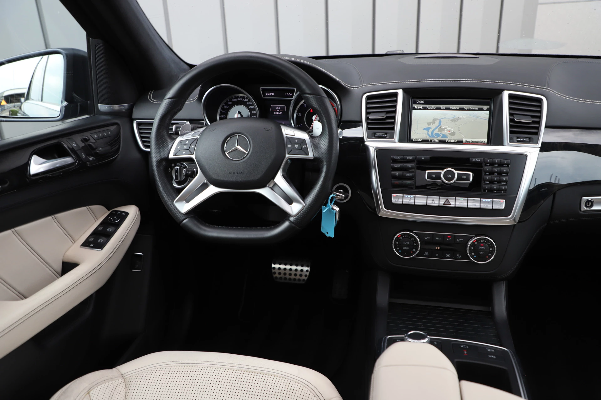 Hoofdafbeelding Mercedes-Benz M-Klasse
