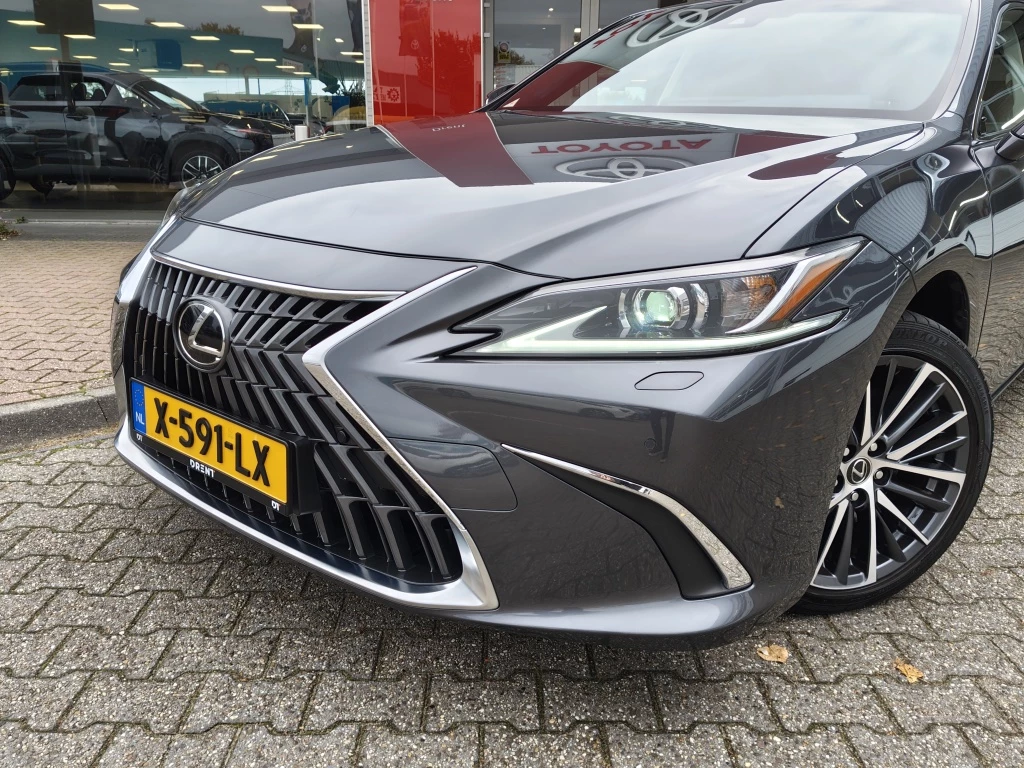 Hoofdafbeelding Lexus ES