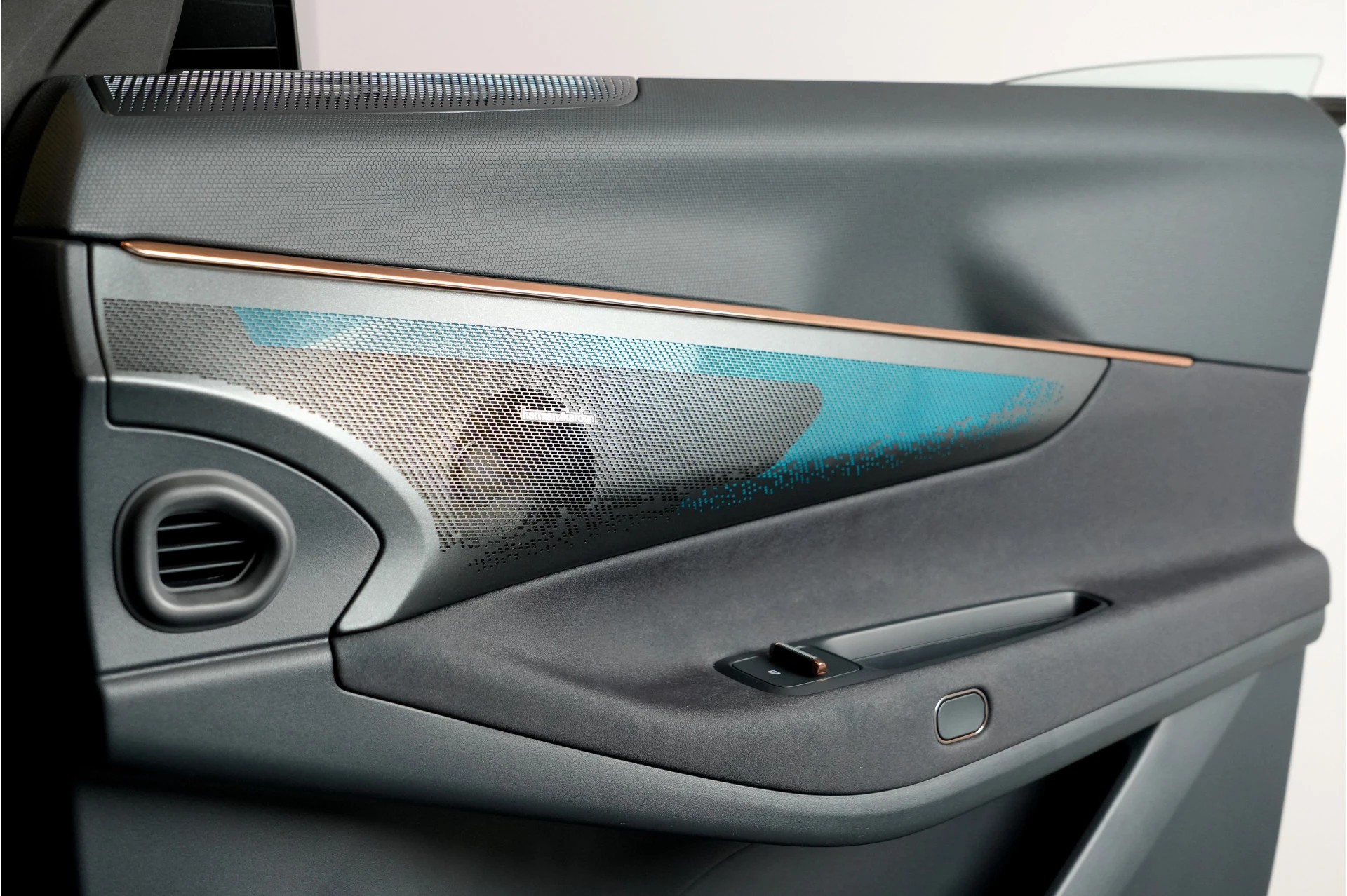 Hoofdafbeelding Lynk & Co 08