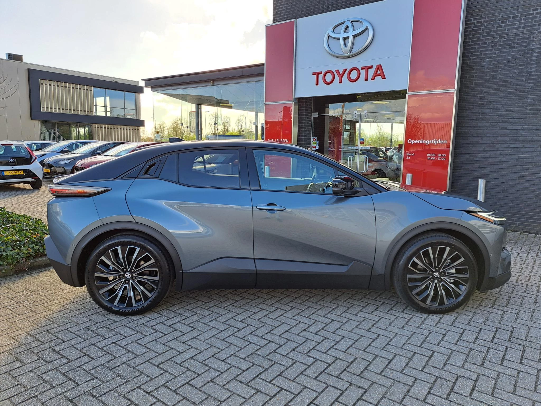 Hoofdafbeelding Toyota C-HR+