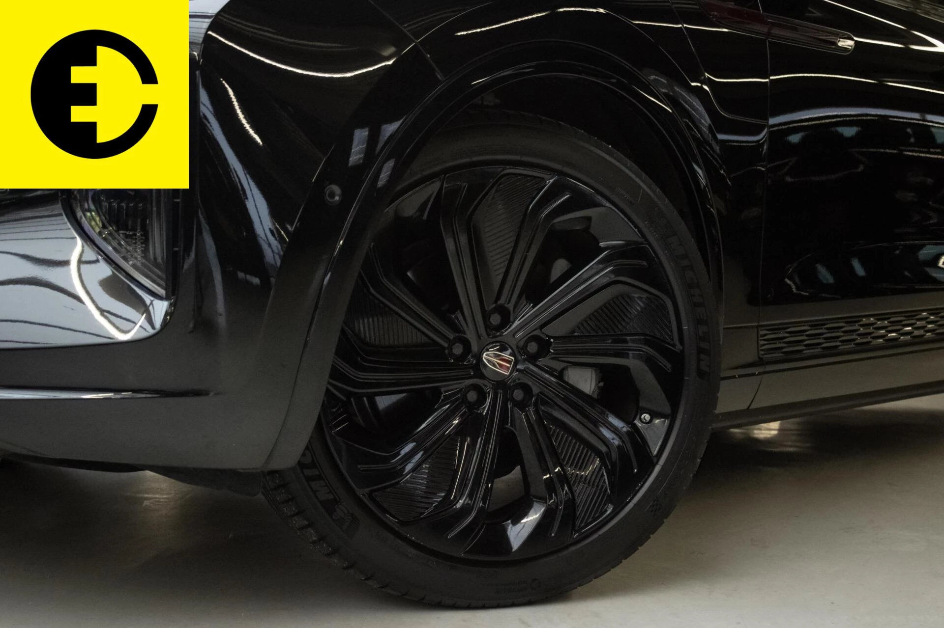 Hoofdafbeelding Hongqi E-HS9