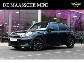 Hoofdafbeelding MINI Cooper MINI Cooper Hatchback Classic Automaat / Achteruitrijcamera / Comfort Access / LED / Stoelverwarming / Airconditioning / Cruise Control / Navigatie