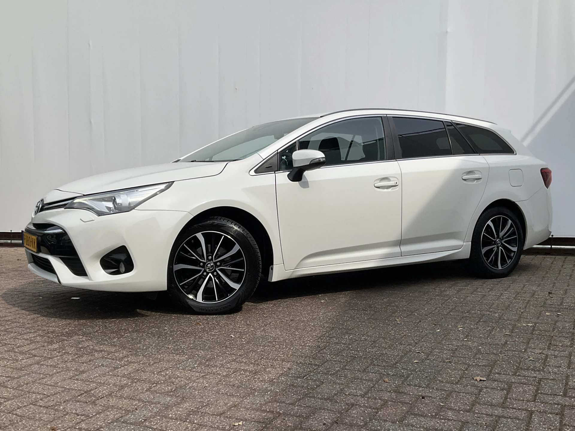 Hoofdafbeelding Toyota Avensis