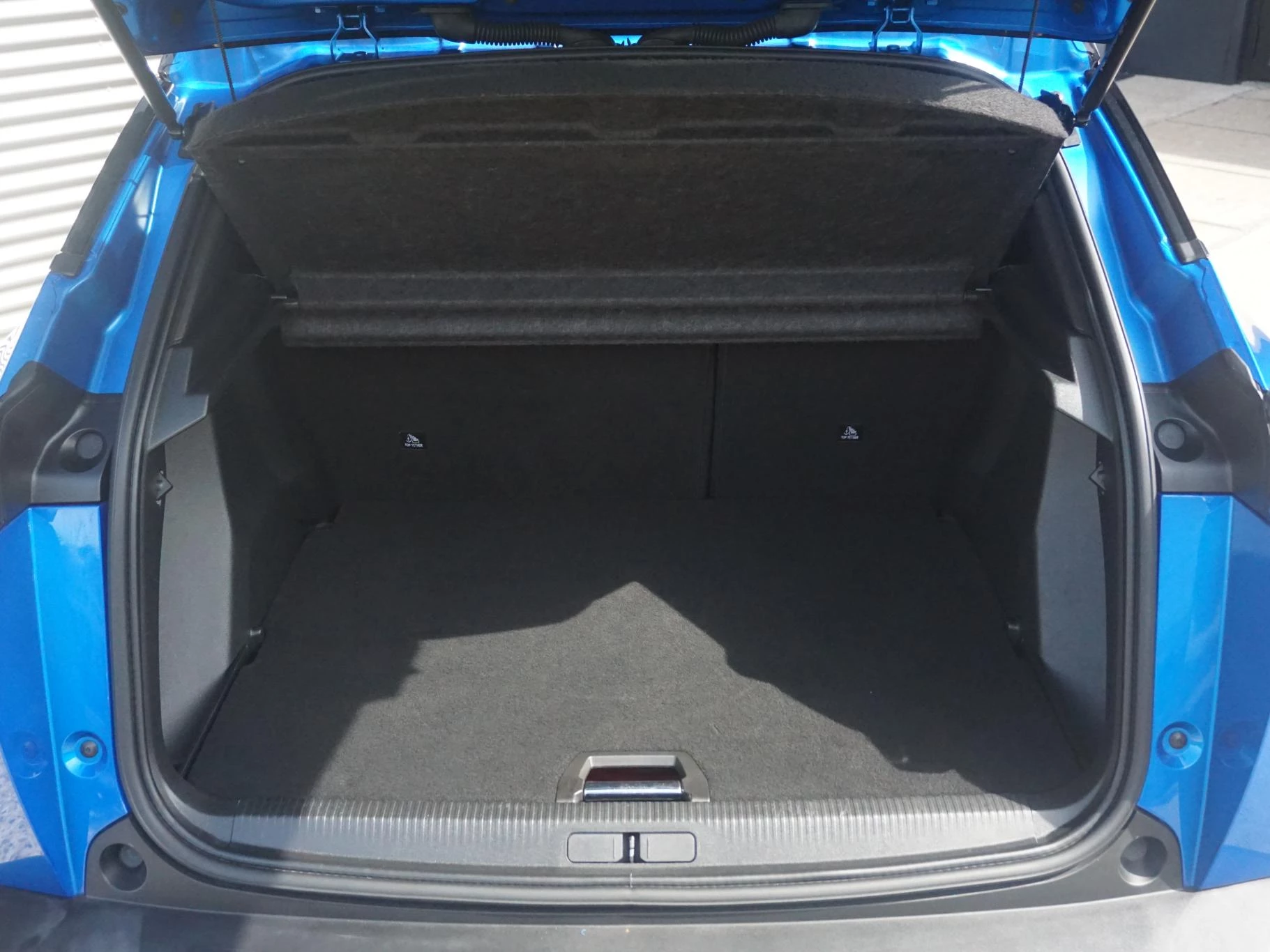 Hoofdafbeelding Peugeot e-2008