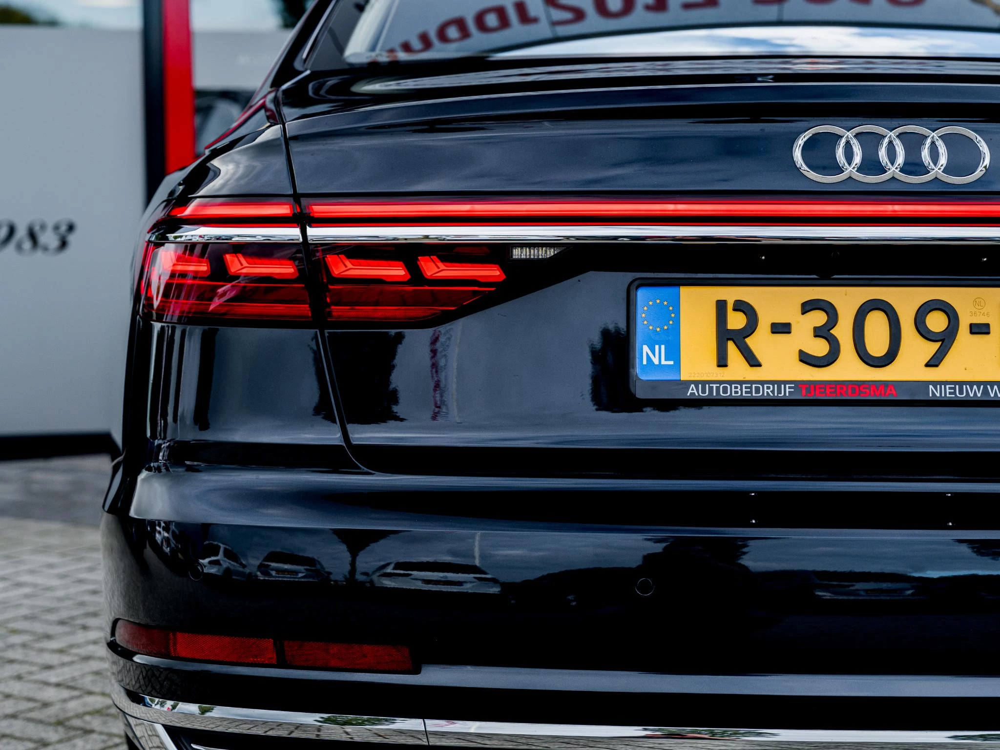 Hoofdafbeelding Audi A8