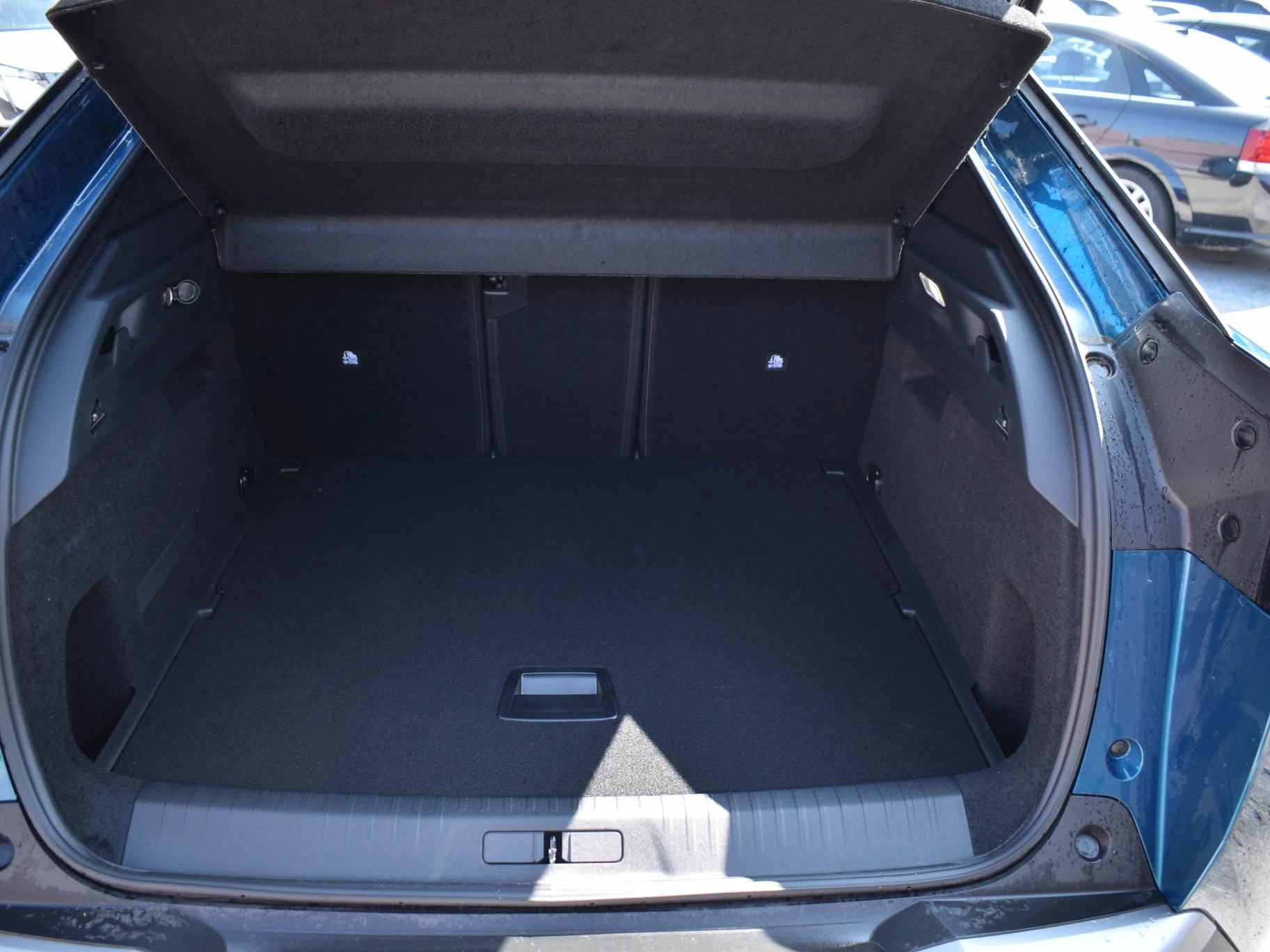 Hoofdafbeelding Peugeot e-3008