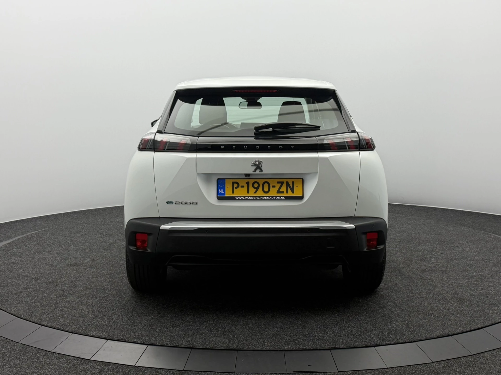 Hoofdafbeelding Peugeot e-2008