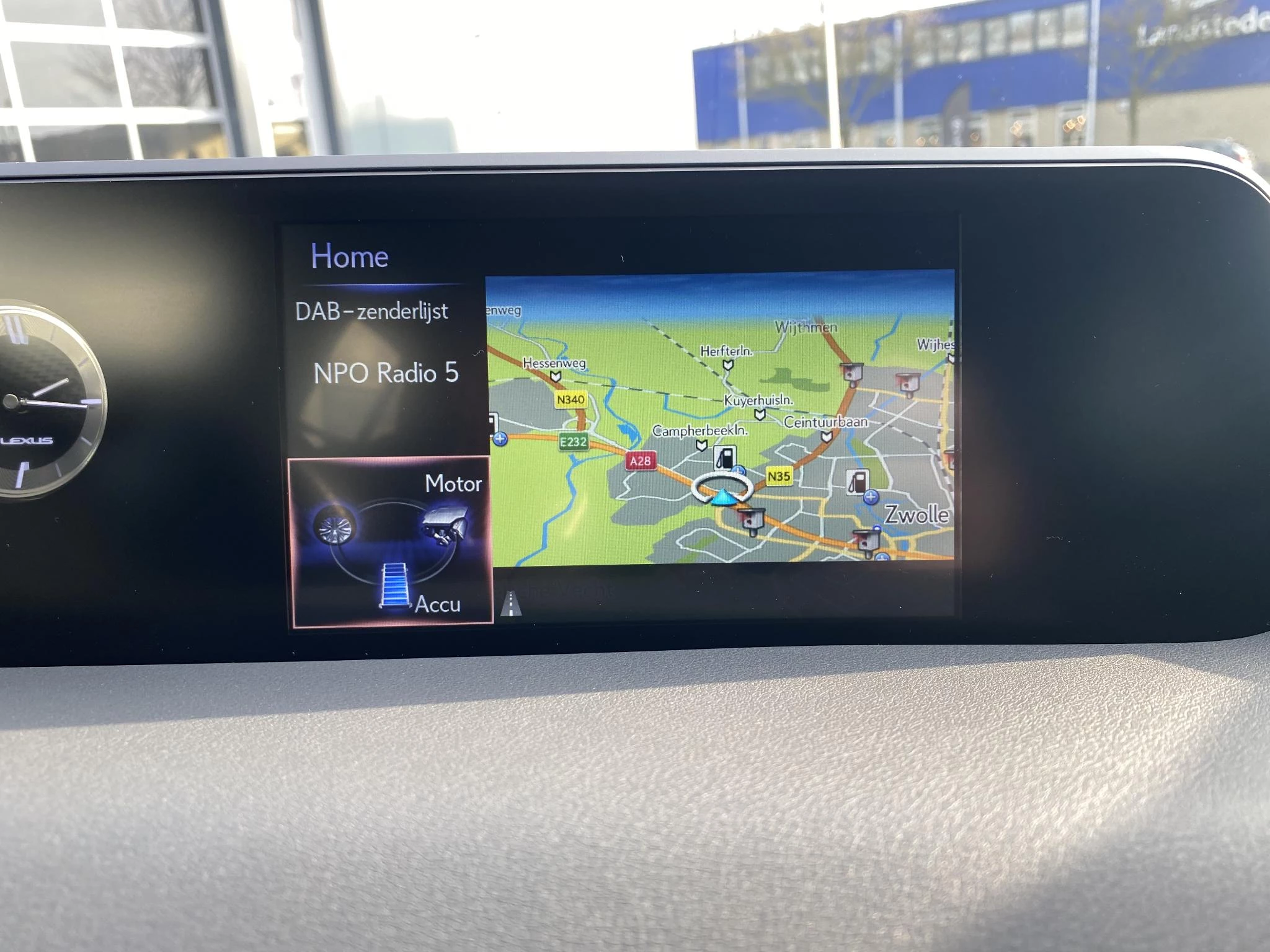 Hoofdafbeelding Lexus UX