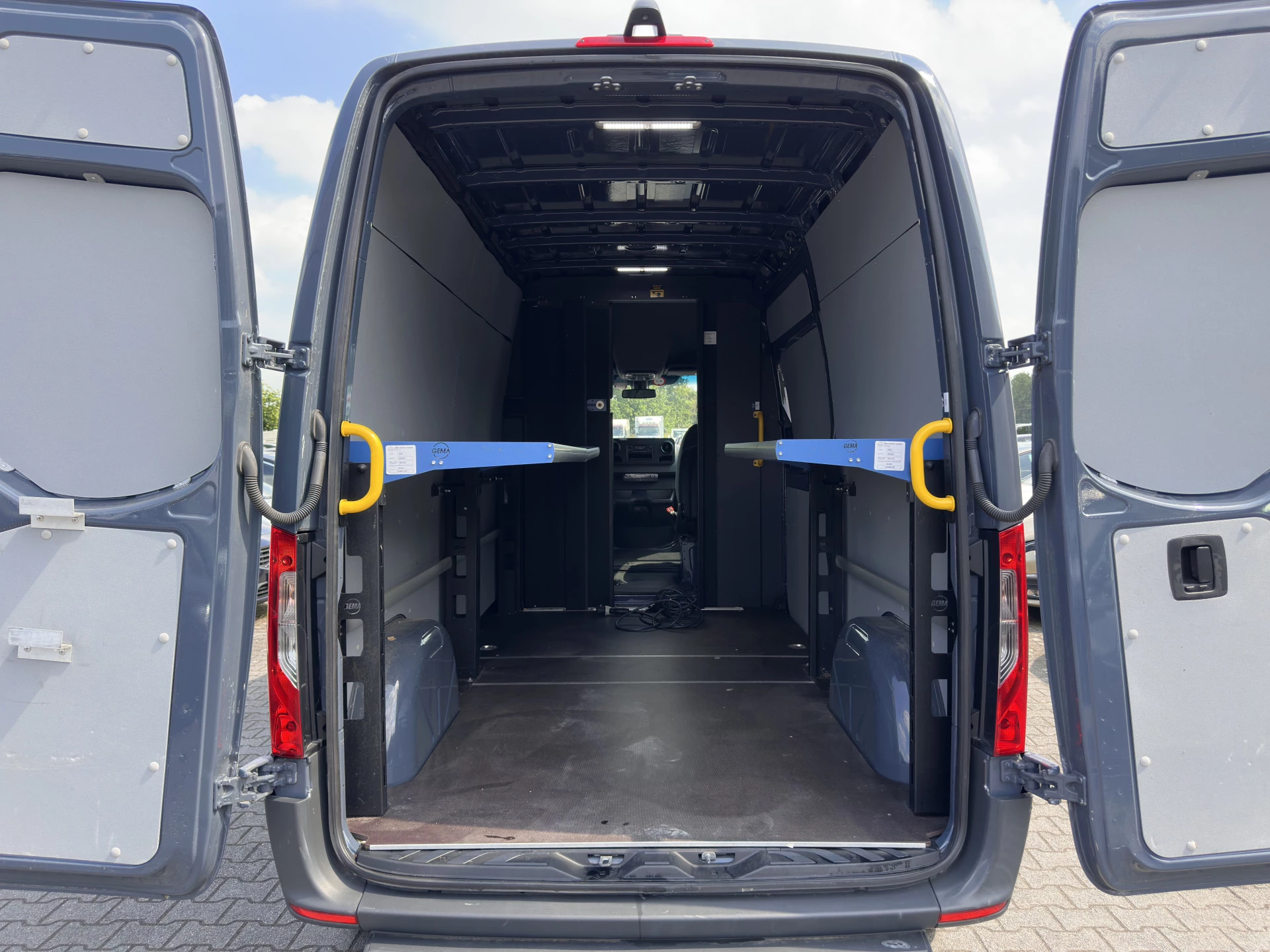 Hoofdafbeelding Mercedes-Benz eSprinter