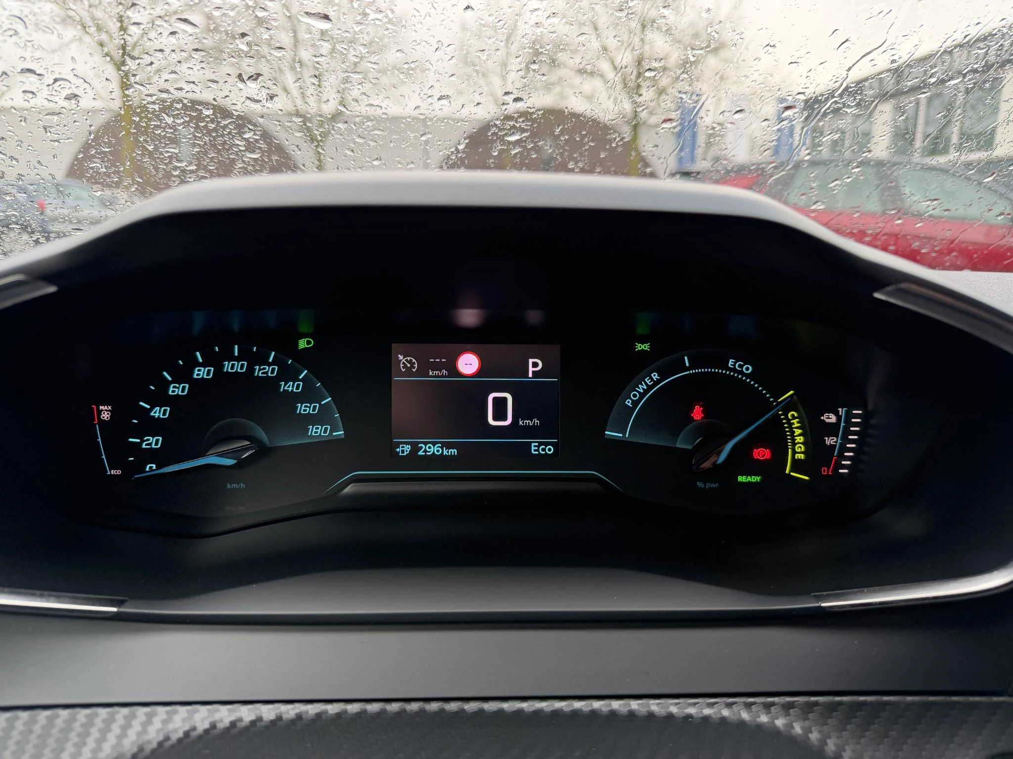 Hoofdafbeelding Peugeot e-2008