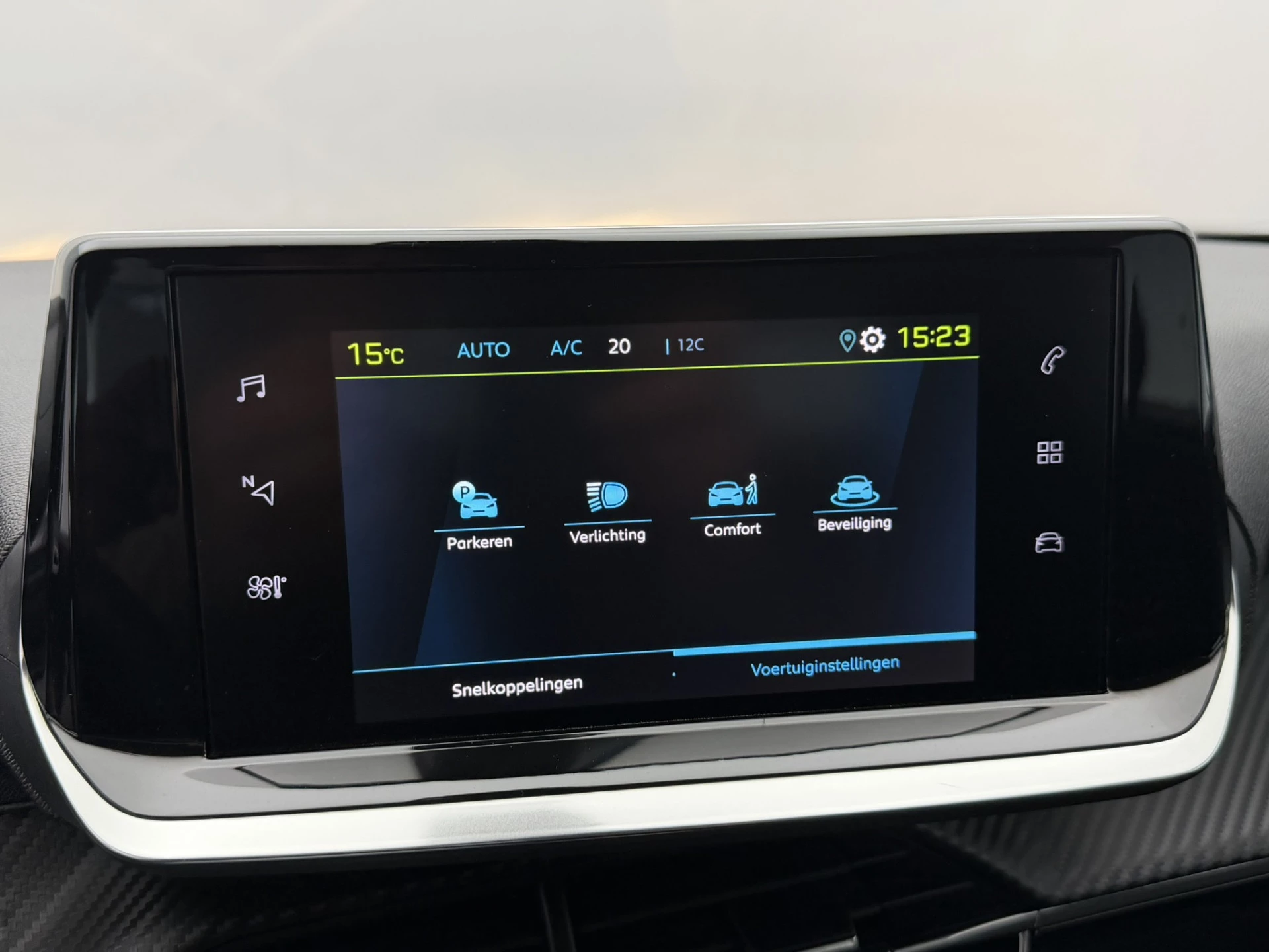 Hoofdafbeelding Peugeot e-2008