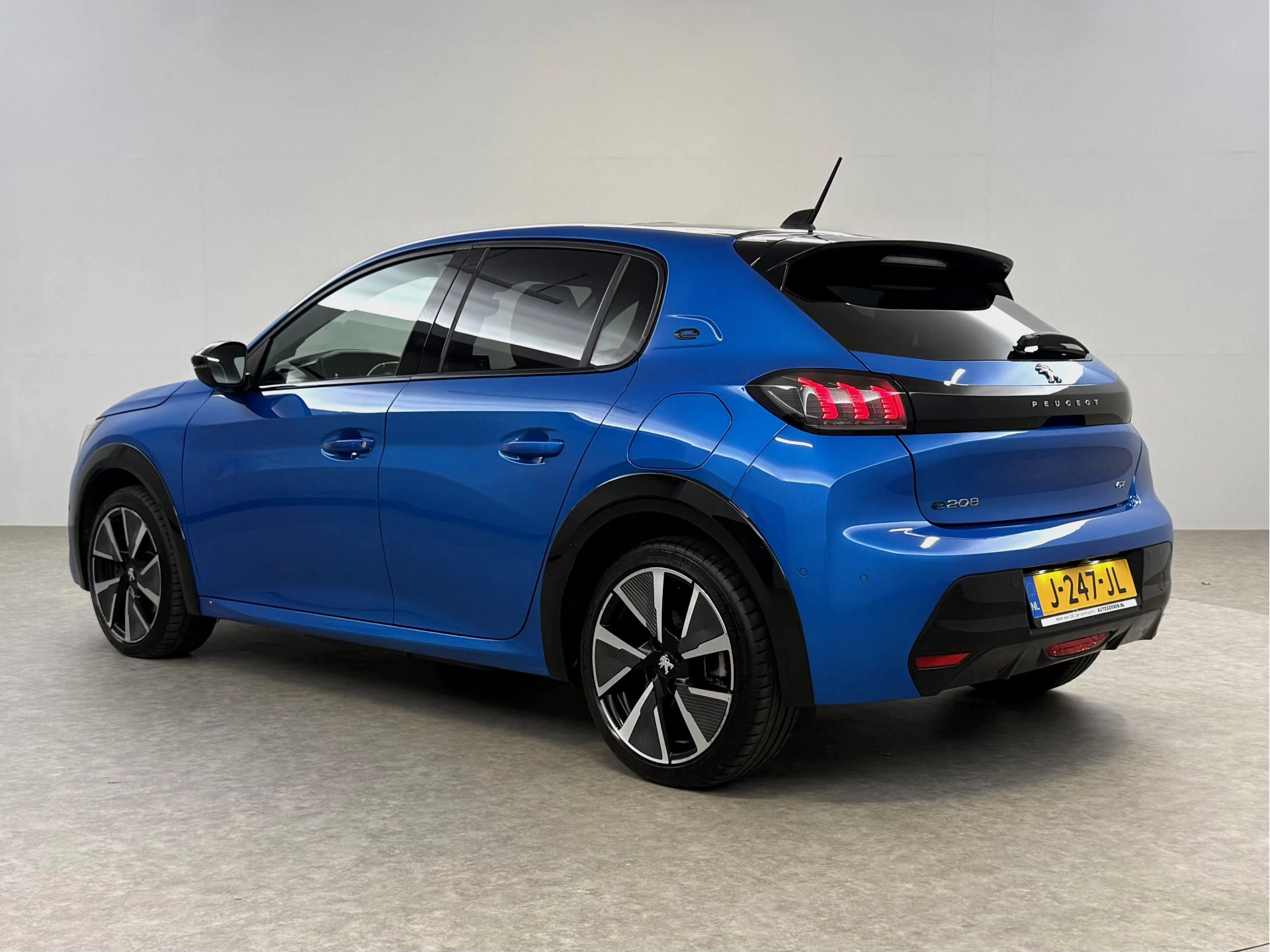 Hoofdafbeelding Peugeot e-208