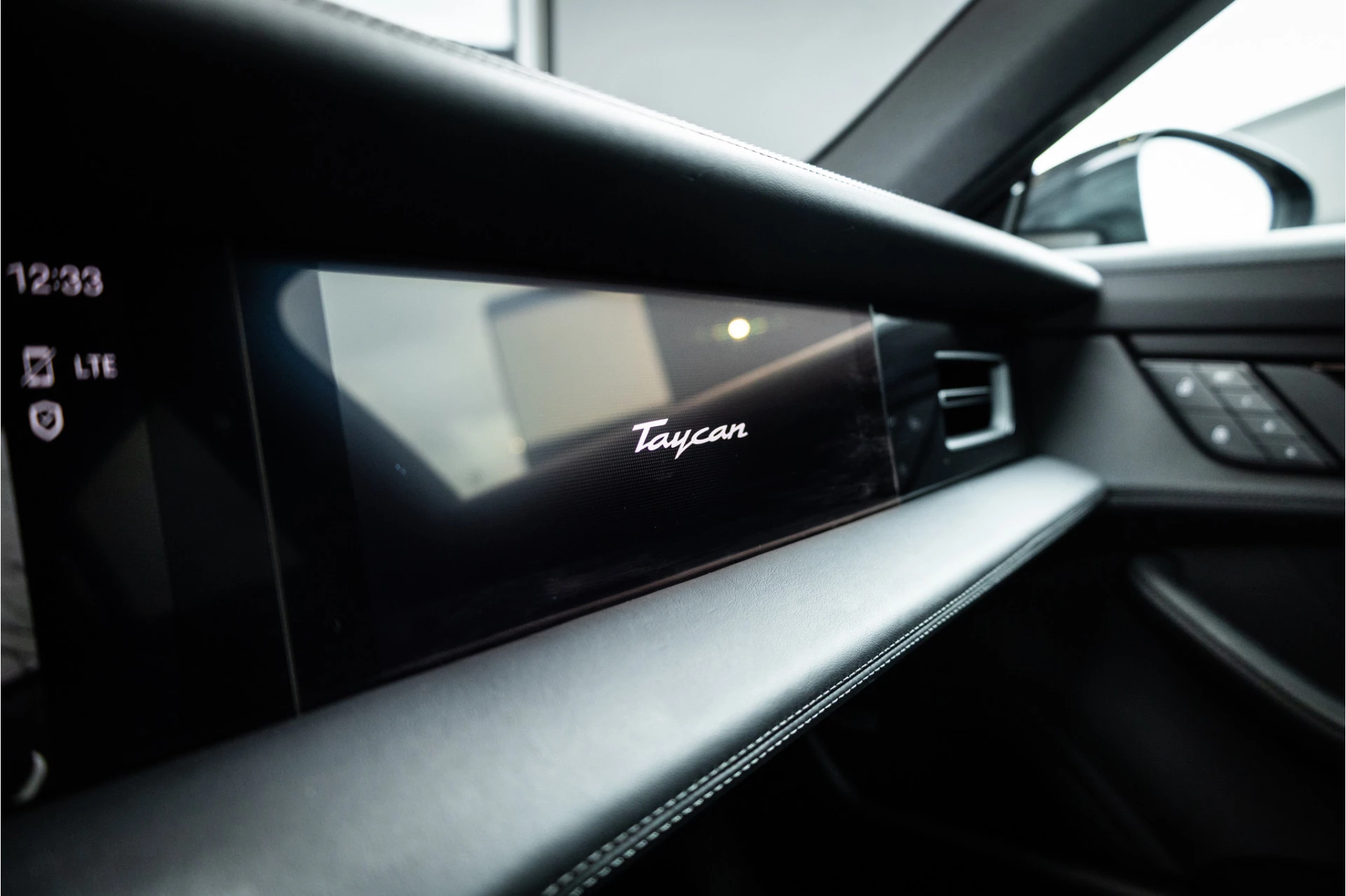 Hoofdafbeelding Porsche Taycan