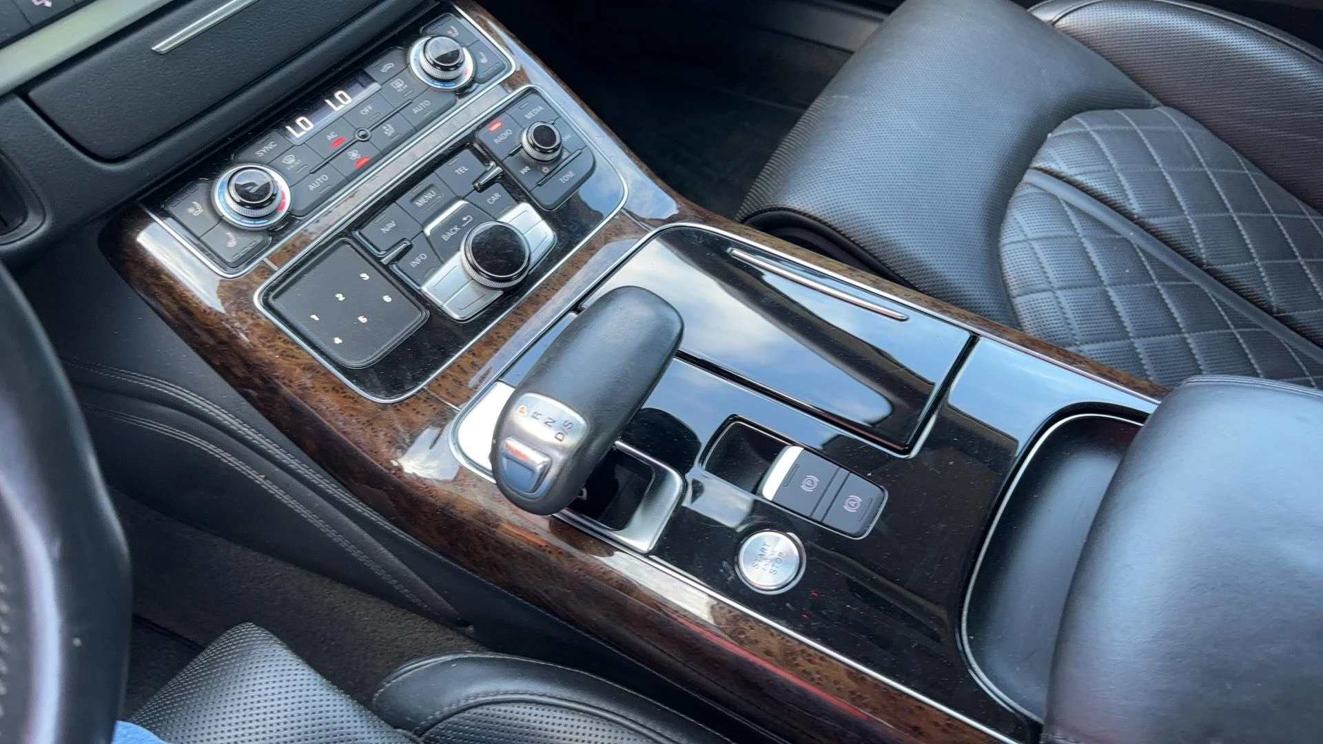 Hoofdafbeelding Audi A8
