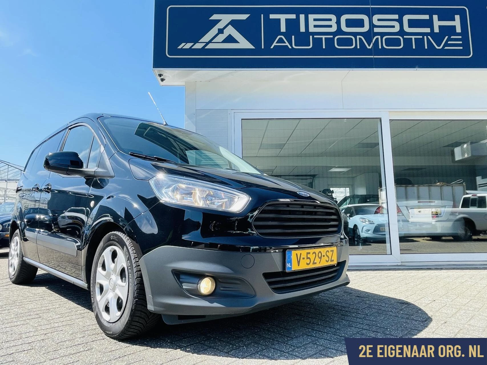 Hoofdafbeelding Ford Transit Courier