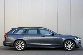 Hoofdafbeelding Volvo V90 Volvo V90 B4 Momentum | BLIS | Keyless | Facelift | Standkachel