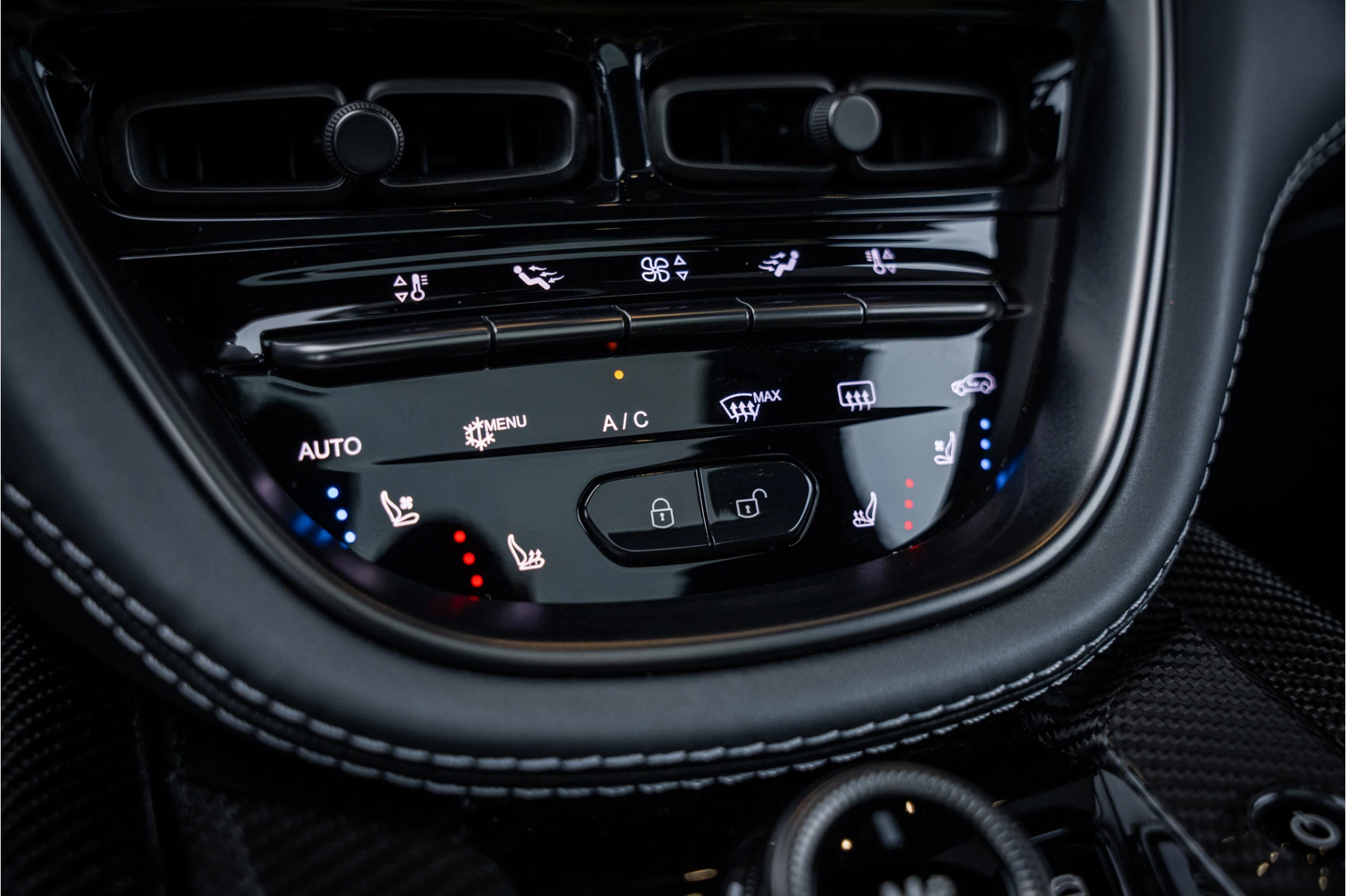 Hoofdafbeelding Aston Martin DBX