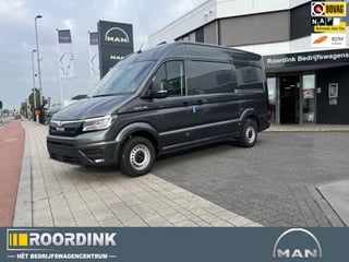 MAN TGE 2.140 Hoog dak Modeljaar 2025, digitaal dashboard, groot navi, linker schuifdeur Indium Grey metallic