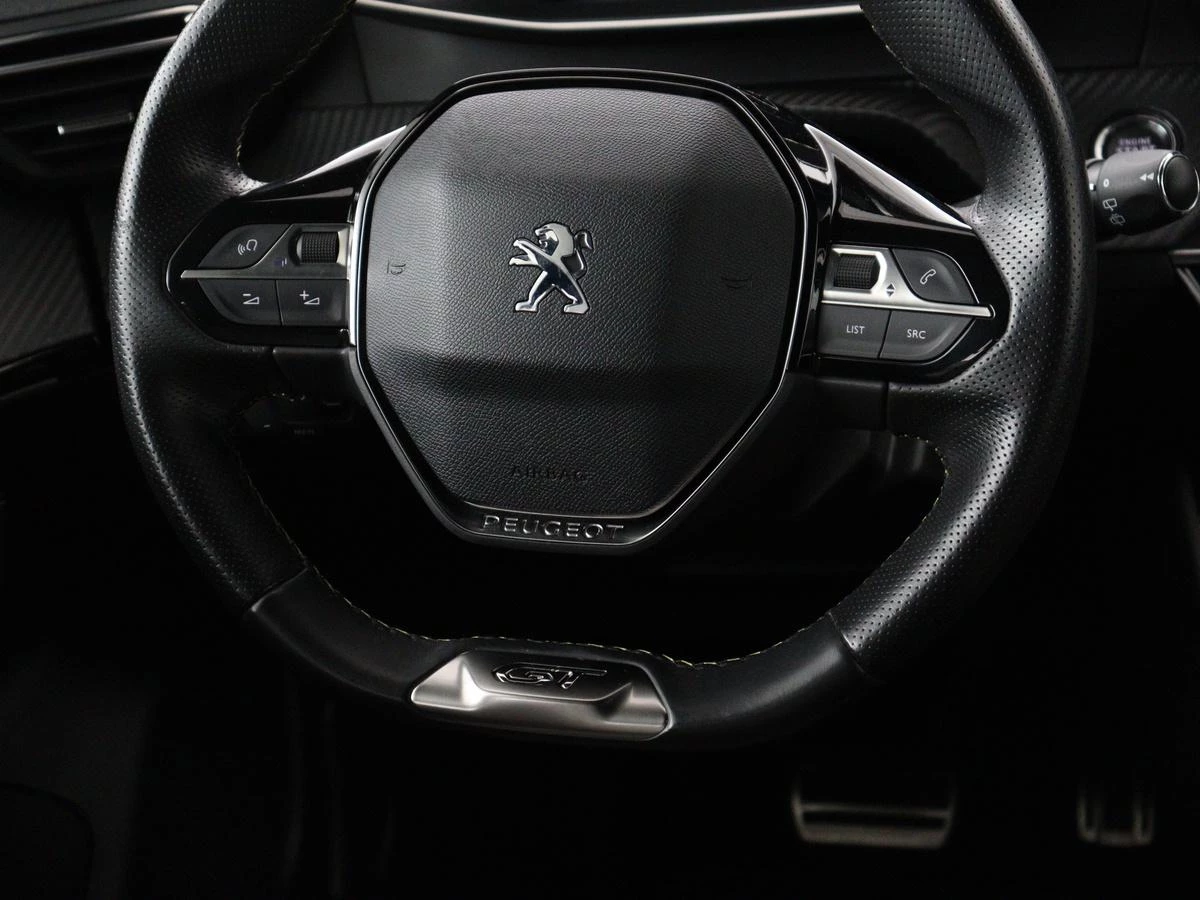 Hoofdafbeelding Peugeot e-2008