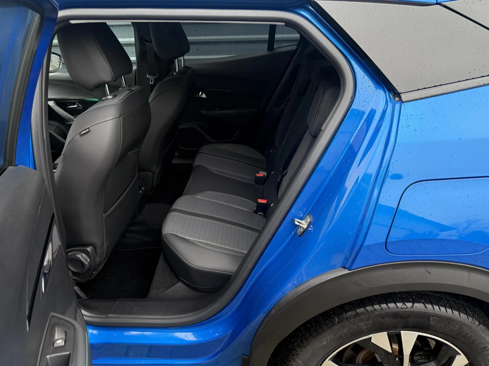 Hoofdafbeelding Peugeot e-2008