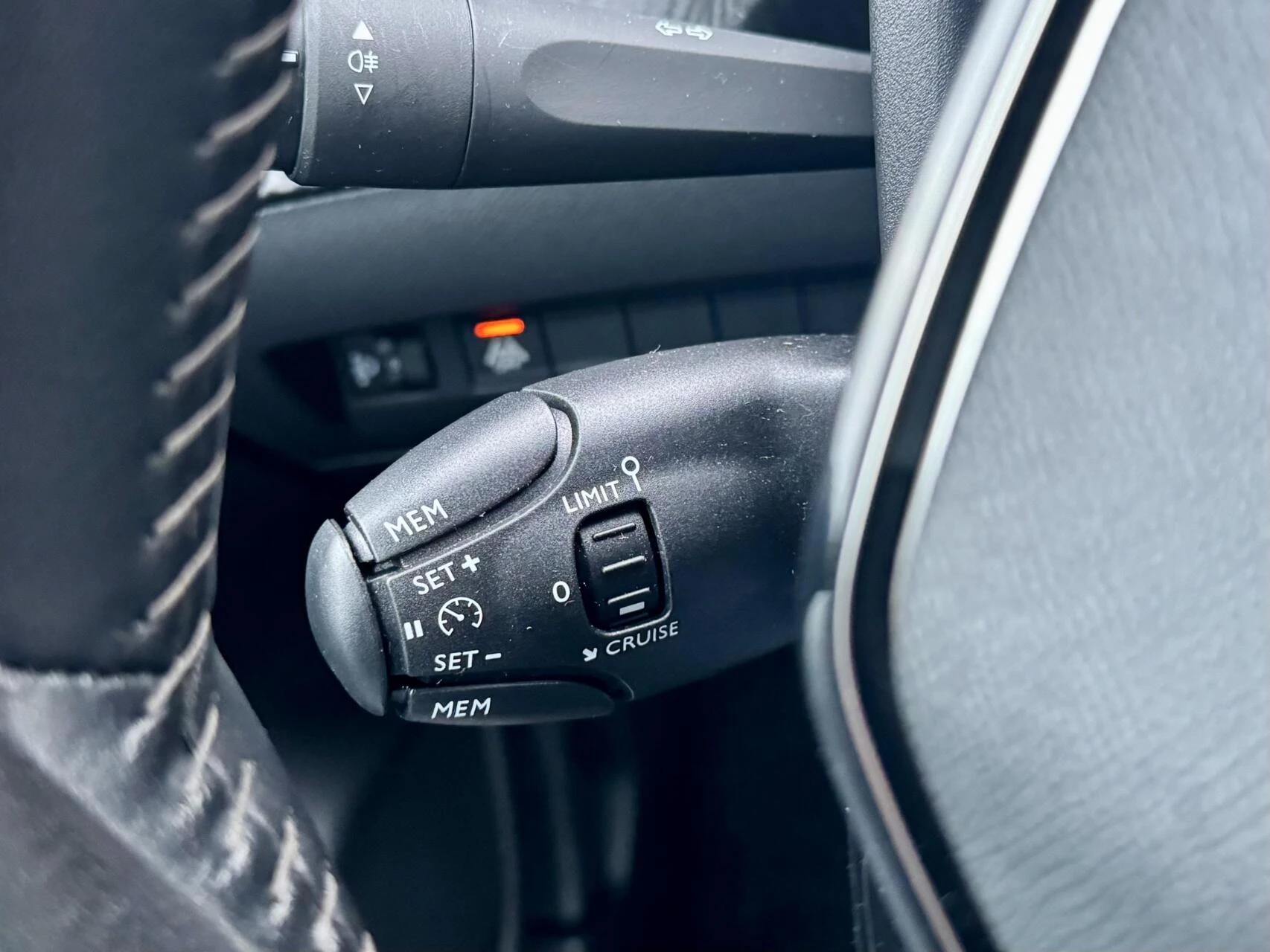 Hoofdafbeelding Peugeot e-208